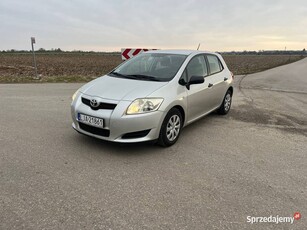 Toyota Auris 1.4 D4D 2009 R .