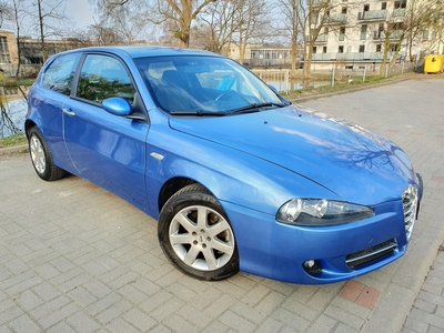 Alfa Romeo 147 Hatchback 1.6 i 16V T.Spark 120KM 2007