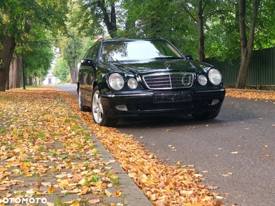 Mercedes-Benz Klasa E 320 T 4 Matic Elegance