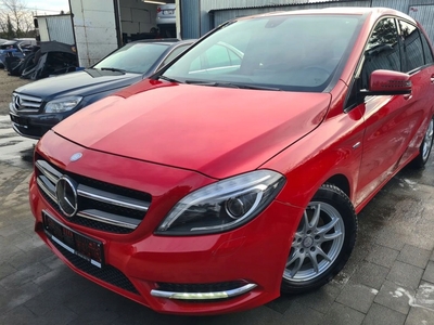 Mercedes Klasa B W246 Sports Tourer 200 BlueEFFICIENCY 156KM 2012