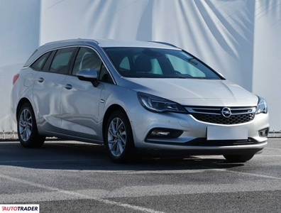 Opel Astra 1.6 108 KM 2017r. (Piaseczno)