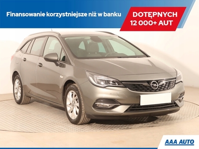 Opel Astra K Sportstourer Facelifting 1.2 Turbo 145KM 2020