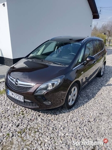 sprzedam dynamiczny i oszczędny opel Zafira C 2.0cdti 165km