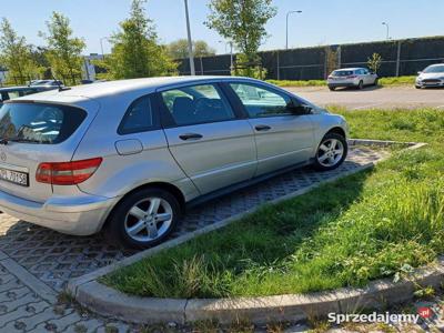 Mercedes B 245