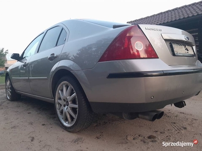 Ford Mondeo 1.8 benzyna 125km 2002r. z de GHIA