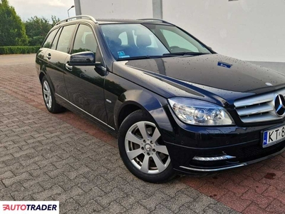 Mercedes C-klasa 1.8 benzyna 184 KM 2010r. (Kraków)