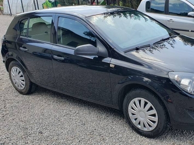 Opel Astra 1.6 2009r bogate wyposażenie