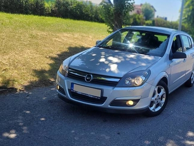 Opel Astra H / 1.6 twinport