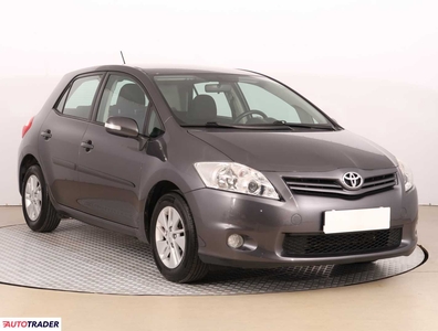 Toyota Auris 1.3 97 KM 2013r. (Piaseczno)