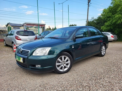 Toyota Avensis II Hatchback 2.0 D-4D 116KM 2004