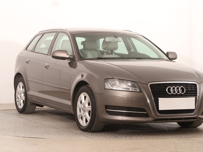 Audi A3 II (8P) , Klima, Tempomat, Parktronic, Podgrzewane siedzienia