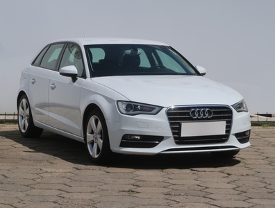 Audi A3 III (8V) , Automat, Navi, Klimatronic, Tempomat, Parktronic,