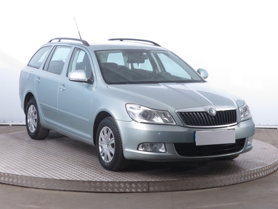 Skoda Octavia II , Salon Polska, Serwis ASO, Klima, Parktronic