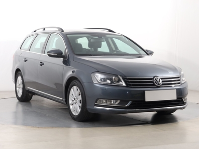 Volkswagen Passat B7 , Salon Polska, 1. Właściciel, Navi, Xenon, Bi-Xenon,