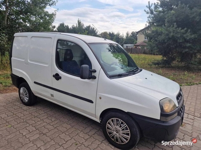 Fiat doblo cargo 1.9 jtd 105km chłodnia izoterma agregat grube Ściany hak