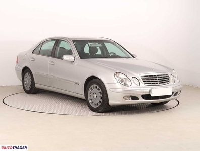 Mercedes E-klasa 2.1 147 KM 2004r. (Piaseczno)