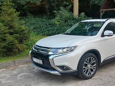 Mitsubishi Outlander 2.4 Benzyna Gaz 7-osobowy biała perła Lpg Alusy led