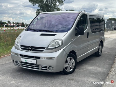 Opel Vivaro kampervan 7 osobowy 3 x klima Westfalia łózko kamper