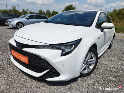 Toyota Corolla 1.8 hybryda dobre wyposarzenie stan bdb