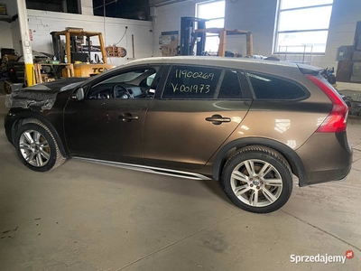 V60 Cross Country 2.5 T5 MR`16 E6 Kinetic AWD