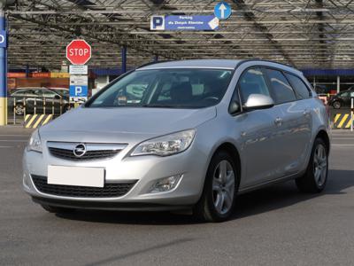 Opel Astra 2011 1.6 16V 196643km Kombi