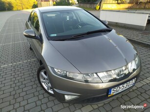 Honda Civic 1,8 salon Polska, niski przebieg