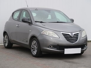 Lancia Ypsilon IV , GAZ, Klimatronic, Tempomat, Parktronic,ALU