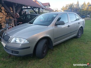 Skoda Octavia 1,6 benzyna, 2011 r. krajowa, uszkodzona