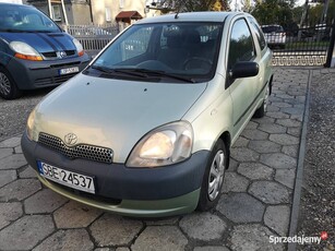 sprzedam toyota yaris 1,0 benzyna