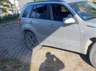 SUZUKI GRAND VITARA II 2,0 B-gaz klimatyzacja hak 5- drzwi