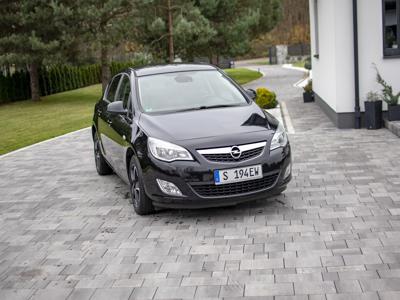 Używane Opel Astra - 31 950 PLN, 147 550 km, 2011