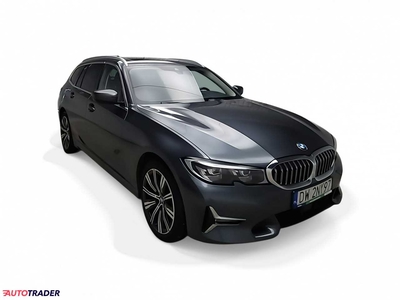 BMW 320 2.0 hybrydowy 190 KM 2021r. (Komorniki)