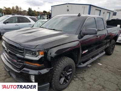 Chevrolet Silverado 5.0 benzyna 2018r. (VALLEJO)