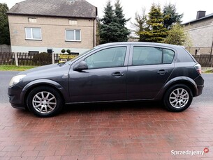 Opel Astra 1.4 benzyna 2009r przebieg TYLKO 107 tys.km