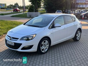 Opel Astra Inne