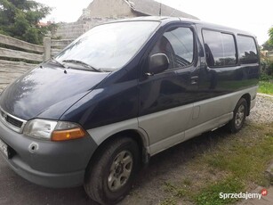 Sprzedam Toyota Hiace 2.4 , 4x4 , 1998r w kraju od 2005r w jednych rękach.