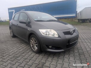 TOYOTA AURIS 1,6 benz. EZ.11/2009 97KW 132PS