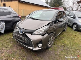 Toyota Yaris 2016 1.5 Hybryda Przebieg 69 tys km Wersja Selection