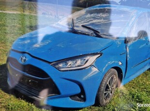 Toyota Yaris IV Hybryda Automat skòra najwyższa wersja wyposażenia