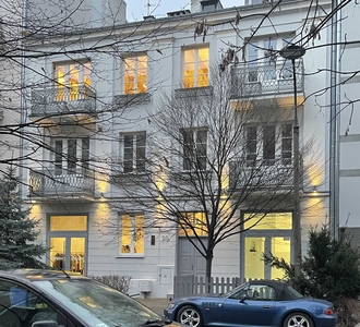 Dwustronny apartament w zabytkowej kamienicy na Starym Mokotowie