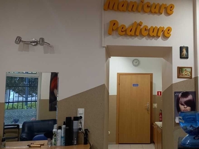 PODNAJMĘ pomieszczenie na manicure , pedicure w zakładzie fryzjerskim