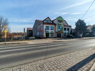 Hala handlowo-usługowa w centrum Bełchatowa