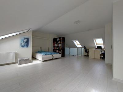 Atrakcyjny dwupoziomowy apartament w Redzie.