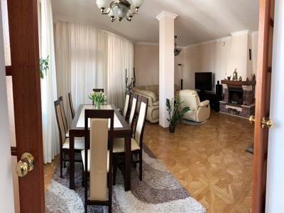 Bezpośrednio apartament 4 pokoje +2 miejsca w garażu