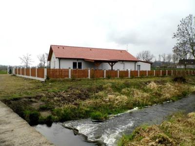 Samowystarczalny dom z dużym ogrodem - Ćmachowo