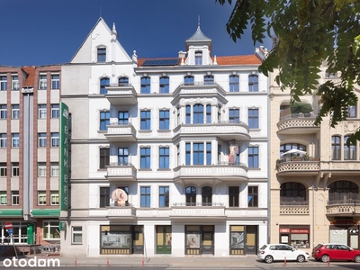 Apartment na całym piętrze w kamienicy/ Centrum