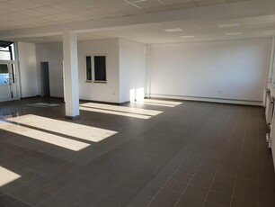 150 m2 parter, tani prąd, rampa