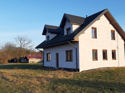 Dom jednorodzinny 130 m2 w wsi Ruda nad rzeką Rawką blisko Skierniewic