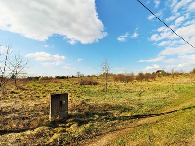 Działka z warunkami zabudowy - 1.200 m2 - skrzynka z prądem