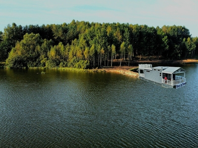 Jezioro pod projekt HOUSE BOAT udział